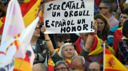 Miles de personas marcharon en Cataluña a favor de la unidad española.