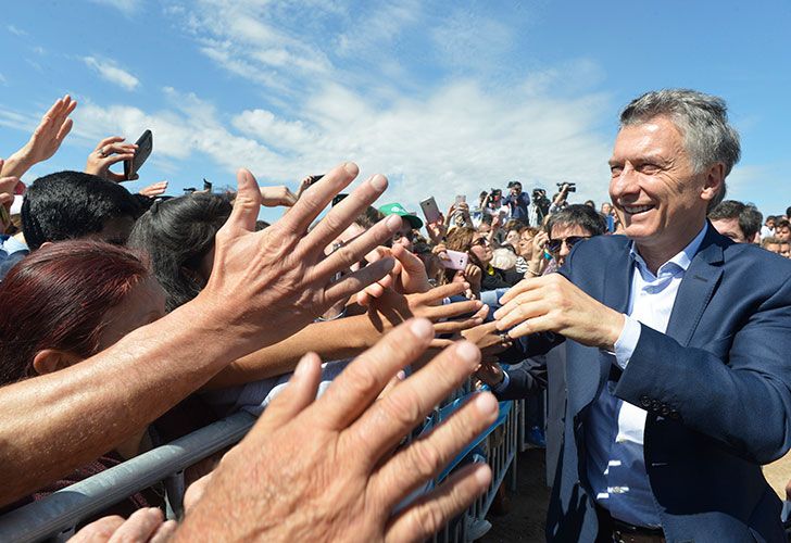 El presidente Macri supervisó el inicio de una obra hídrica que beneficiará a miles de santafesinos y cordobeses