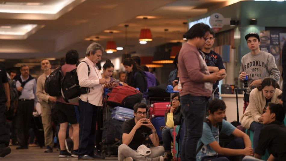 Pasajeros varados en Aeroparque por el paro.