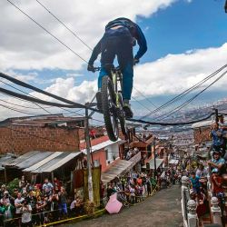 topshot-cycling-colombia-downhill-race 