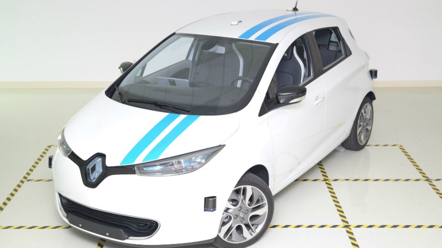 1-callie-an-autonomous-driving-car-from-renault