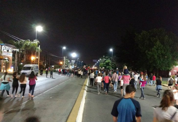 Vecinos marchan en reclamo de justicia por el crimen de Abril Bogado.