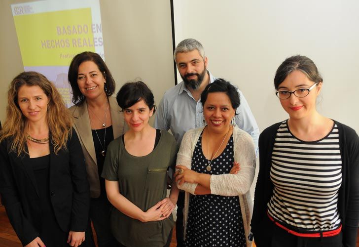 Los organizadores del festival Basado en Hechos Reales (de izquierda a derecha): Luciana Mantero, Silvina Heguy, Ana Prieto, Víctor Malumián, Cecilia González y Victoria Rodríguez Lacrouts.