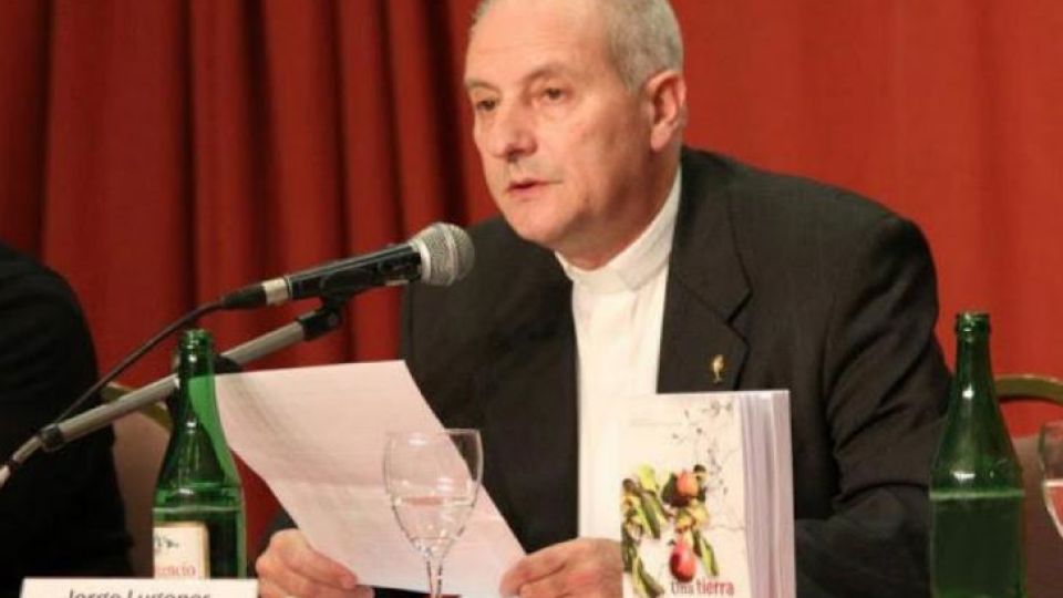 Monseñor Jorge Lugones.