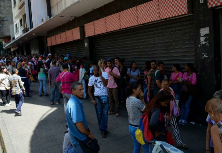 Venezuela entró en default parcial. 