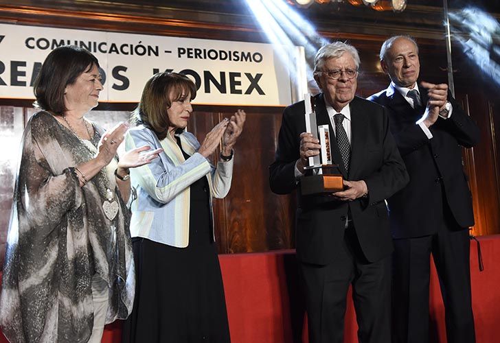 El Konex de Brillante, máximo galardón que otorga la Fundación, fue entregado a Hermenegildo Sábat.