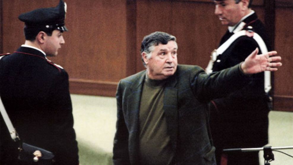 El 8 de marzo 1993 'Toto' Riina durante el juicio en la prisión de Ucciardone en Palermo.