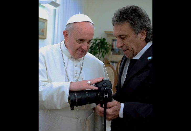 Francisco junto al fotógrafo Víctor Bugge.