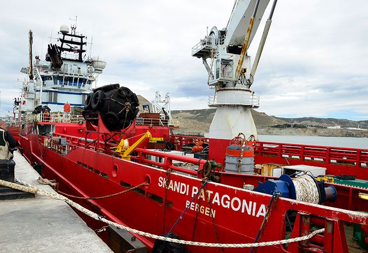 El buque noruego Skandi Patagonia listo para zarpar a la zona de búsqueda del ARA San Juan