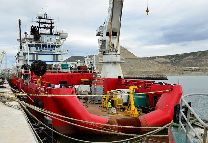 El buque noruego Skandi Patagonia listo para zarpar a la zona de búsqueda del ARA San Juan