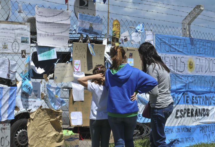 Familiares de los tripulantes del ARA San Juan en Mar del Plata.