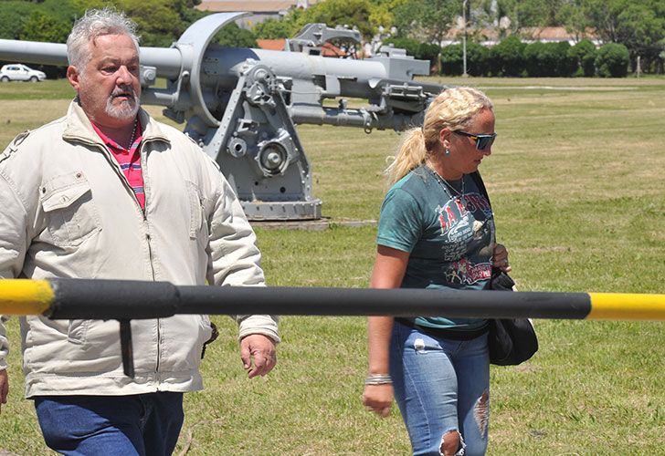 Familiares de los submarinistas recibieron con dolor la confirmación de que hubo una explosión en la zona por la que transitaba el submarino ARA San Juan