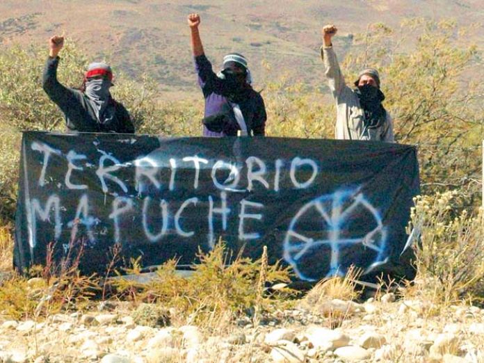 
<br>Cientos de tropas chilenas llegan a territorio ancestral mapuche