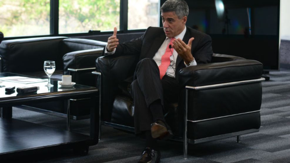 El juez federal, Daniel Rafecas, durante la entrevista con Jorge Fontevecchia.