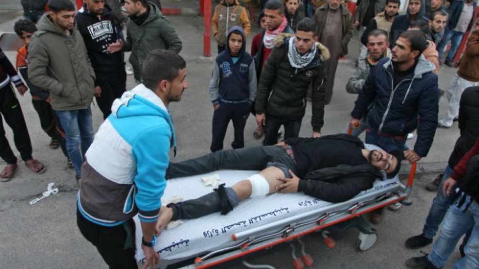 Se registraron decenas de heridos en enfrentamientos entre israelíes y palestinos.