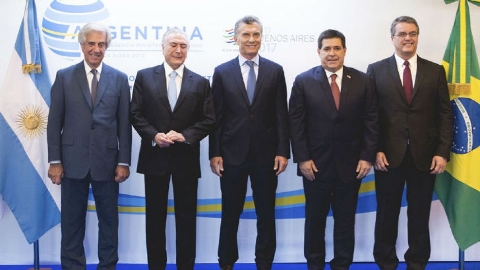 Macri junto a Tabare Vazquez, Michel Temer, Horacio Cartes y al Director de la OMC Roberto Acevedo.