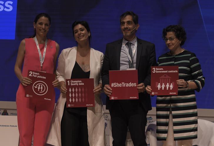 tercer panel de debate en el mc11 business forum