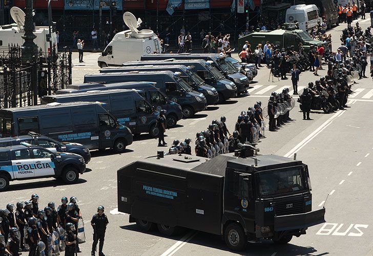 Vista de la manifestación de diversas organizaciones en las inmediaciones del Congreso