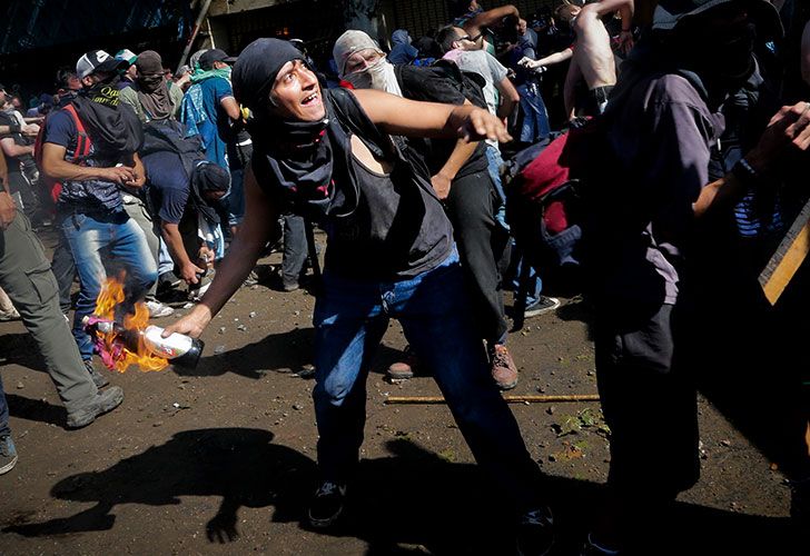 Incidentes entre manifestantes y la policía