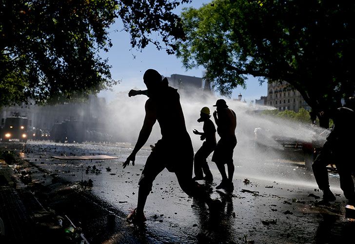 Incidentes entre manifestantes y la policía