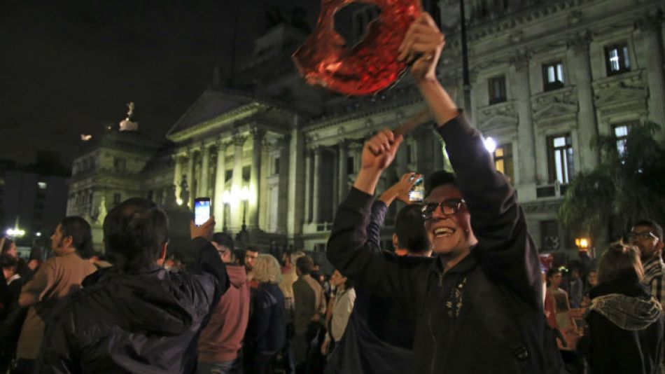 1219_cacerolazo_g2