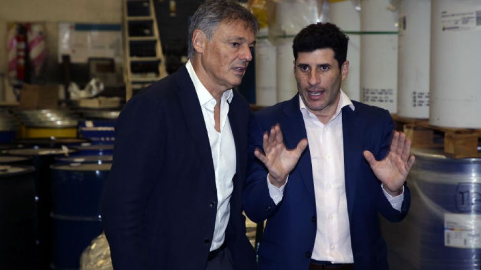 Sebastian Maggio y el ministro Francisco Cabrera durante la recorrida.