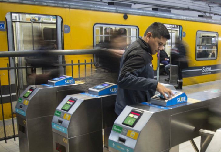 Subte: No Funciona La Línea B Por Paro De Metrodelegados | Perfil