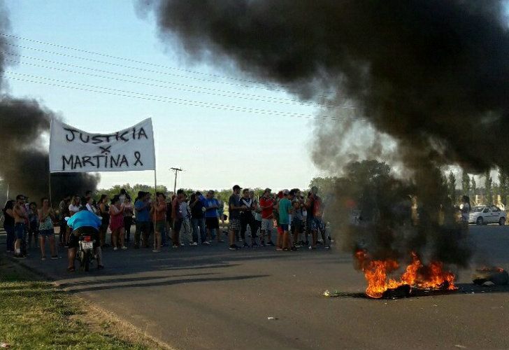 Vecinos cortan el Acceso Zabala en Marcos Paz tras la muerte de la joven que fue atropellada por un penitenciario.