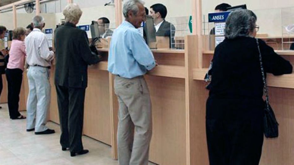 Jubilados en la ANSES.