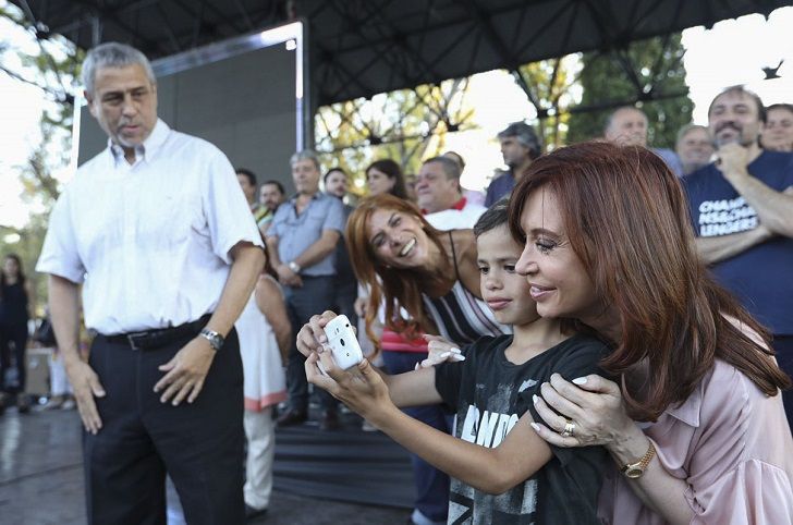 Cristina cuestionó en duros términos el rumbo económico del Gobierno