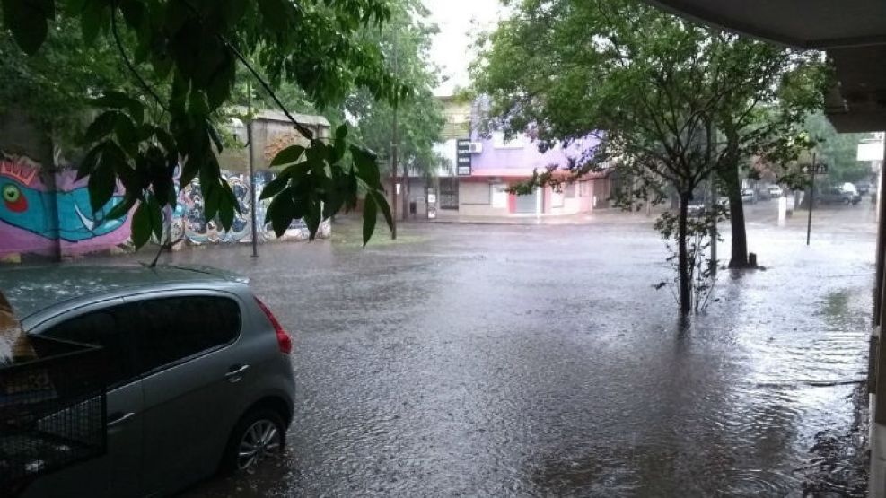 Fuertes lluvias en la ciudad de La Plata.