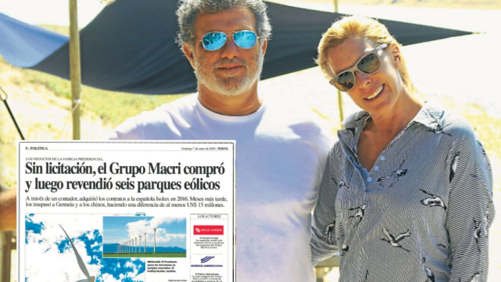REVELACION. La nota de PERFIL disparó una denuncia judicial. Gianfranco Macri y su esposa, en Punta.