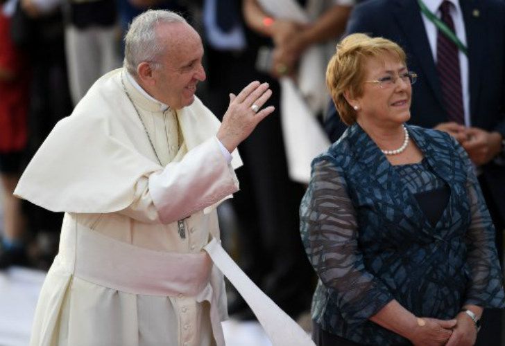 La presidente Bachelet recibió al Papa Francisco en Chile.