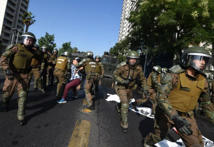 Decenas de personas fueron arrestadas hoy Chile durante violentas protestas contra la visita papal.