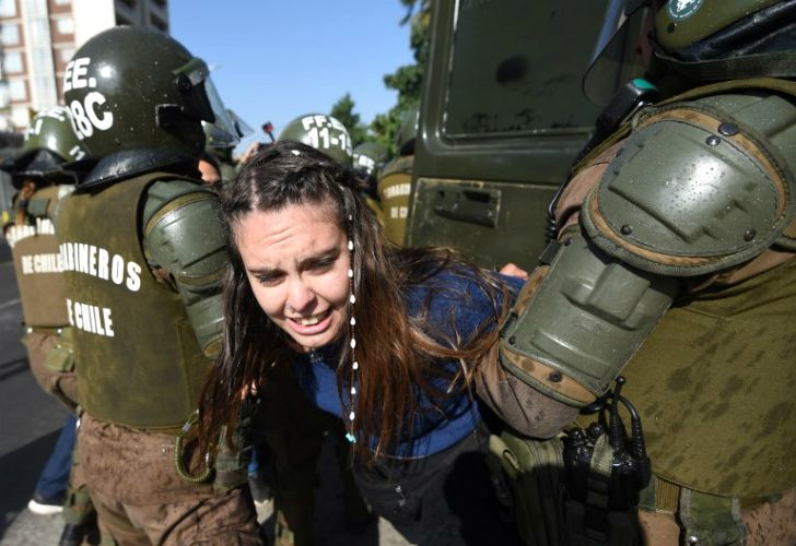 Decenas de personas fueron arrestadas hoy Chile durante violentas protestas contra la visita papal.