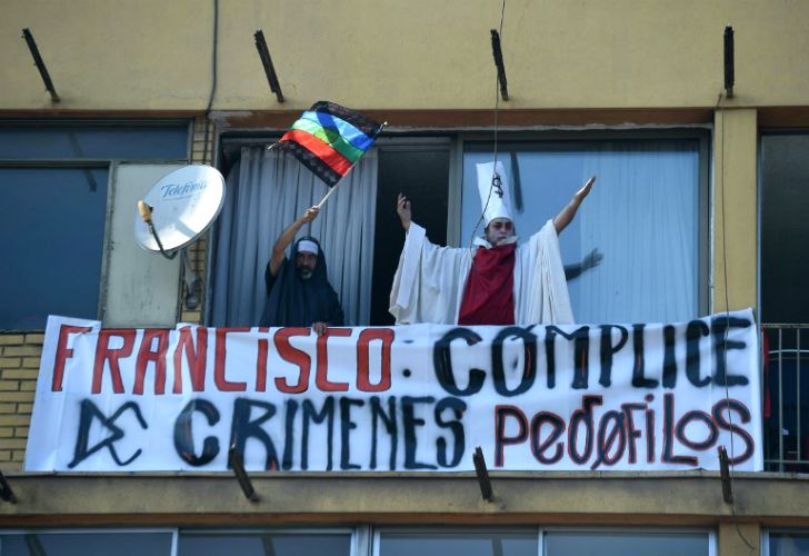 Decenas de personas fueron arrestadas hoy Chile durante violentas protestas contra la visita papal.