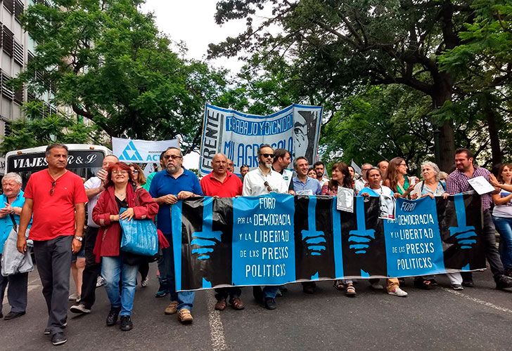 Organizaciones sociales y políticas marchan al cumplirse dos años de la detención de la dirigente Milagro Sala.