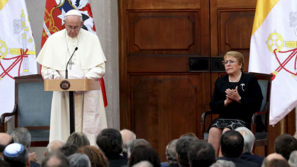 Francisco realizó un discurso junto a Michelle Bachelet.