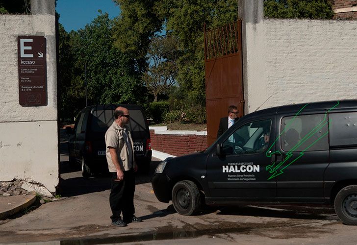 El ex fiscal Alberto Nisman era homenajeado esta mañana, al cumplirse tres años de que fuera hallado muerto de un disparo en la cabeza, en el marco de una ceremonia que se desarrollaba en el cementerio israelita de La Tablada.