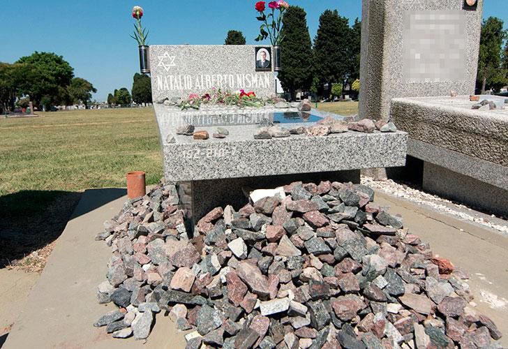  A tres años de su muerte, recuerdan a Nisman en una ceremonia en el Cementerio de La Tablada