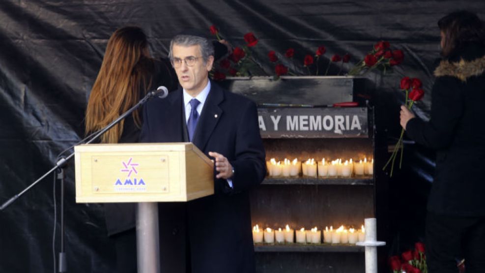 El presidente de la AMIA, Agustín Zbar.