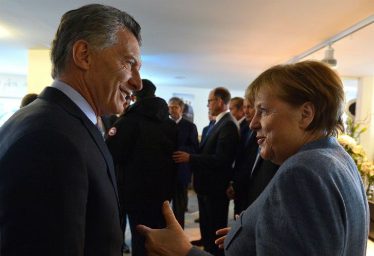 El presidente Mauricio Macri se reunió con la canciller alemana Ángela Merkel en el marco de la gira europea que realiza el mandatario.