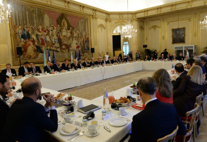 Macri desayunó con autoridades del Movimiento de Empresarios de Francia.