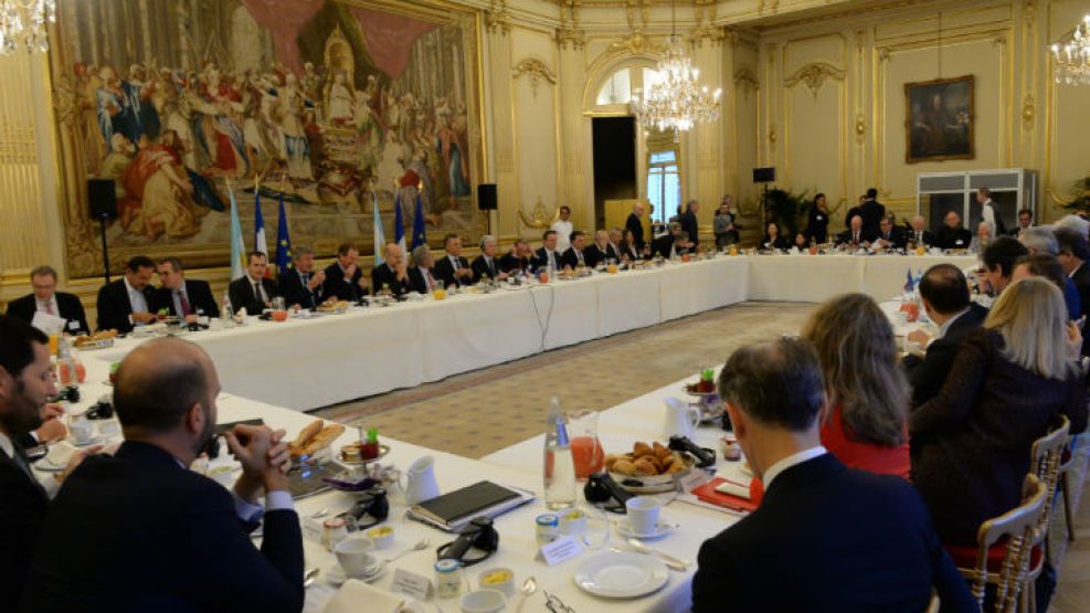 Macri desayunó con autoridades del Movimiento de Empresarios de Francia.