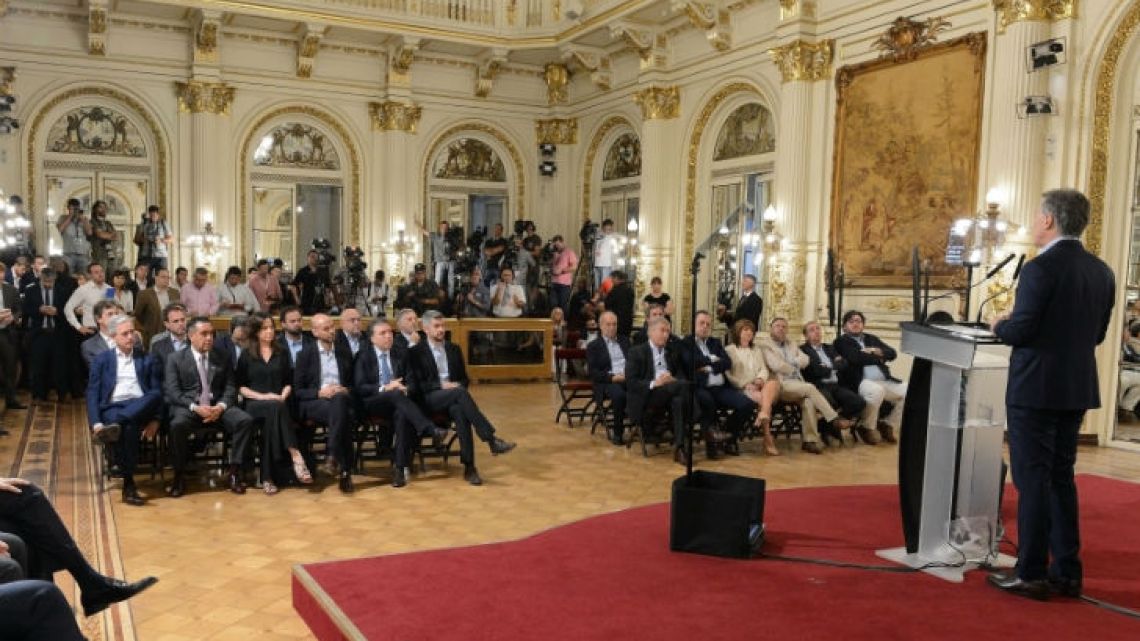 President Mauricio Macri addresses his ministers and the media.