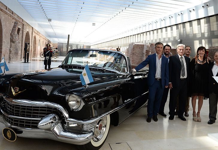 Imágenes del Cadillac descapotable comprado por el ex presidente Juan Domingo Perón en 1955 y que ha sido restaurado para su exhibición en el Museo Casa Rosada