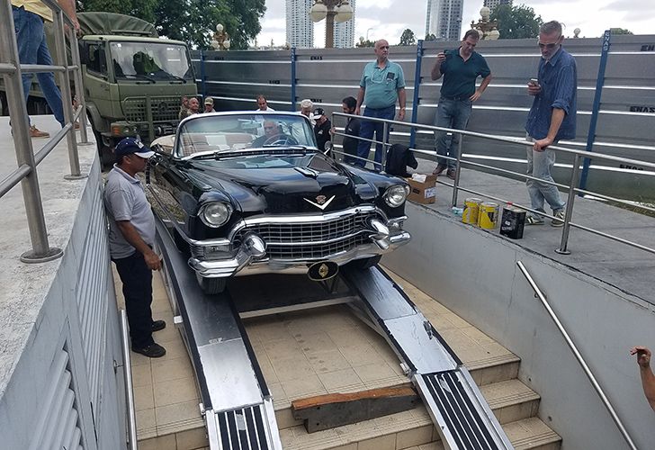 Imágenes del Cadillac descapotable comprado por el ex presidente Juan Domingo Perón en 1955 y que ha sido restaurado para su exhibición en el Museo Casa Rosada