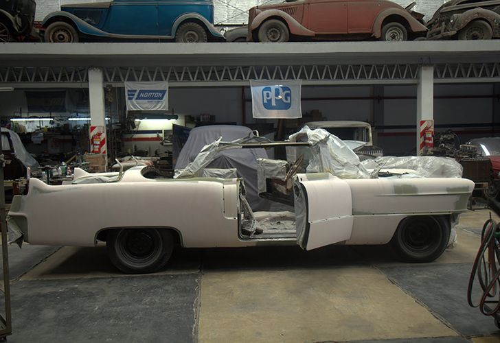 Imágenes del Cadillac descapotable comprado por el ex presidente Juan Domingo Perón en 1955 y que ha sido restaurado para su exhibición en el Museo Casa Rosada