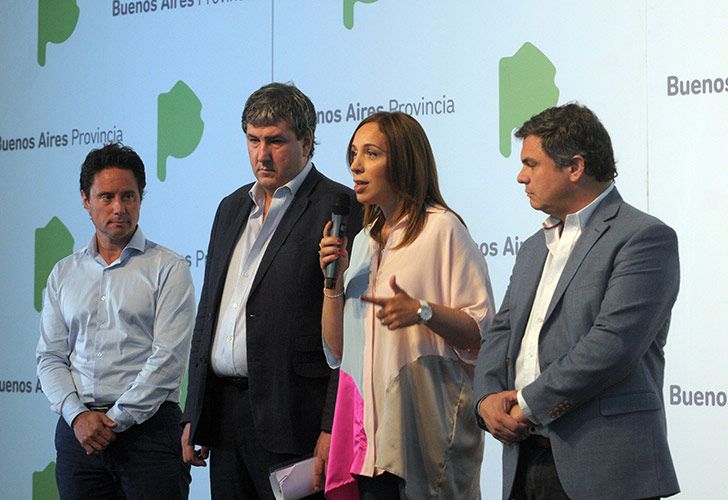 La Plata: La gobernadora bonaerense, María Eugenia Vidal, afirmó hoy que "no queremos que la situación económica de las familias sea un obstáculo para que los chicos puedan estudiar", al anunciar mejoras en el área de Educación destinadas a ampliar el Servicio Alimentario Escolar (SAE), construir 650 nuevas aulas para el nivel inicial y ampliar el boleto estudiantil a todos los niveles.