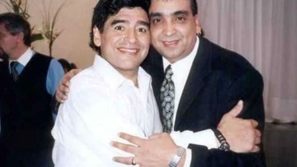 Diego Maradona-Chino Nueva Luna